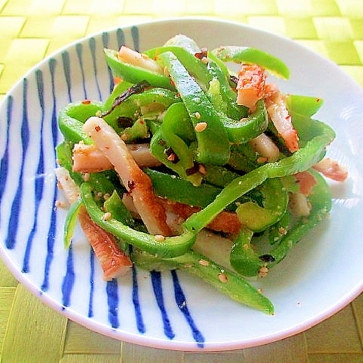 レンジで簡単！ピーマンとちくわの塩昆布ごま和え